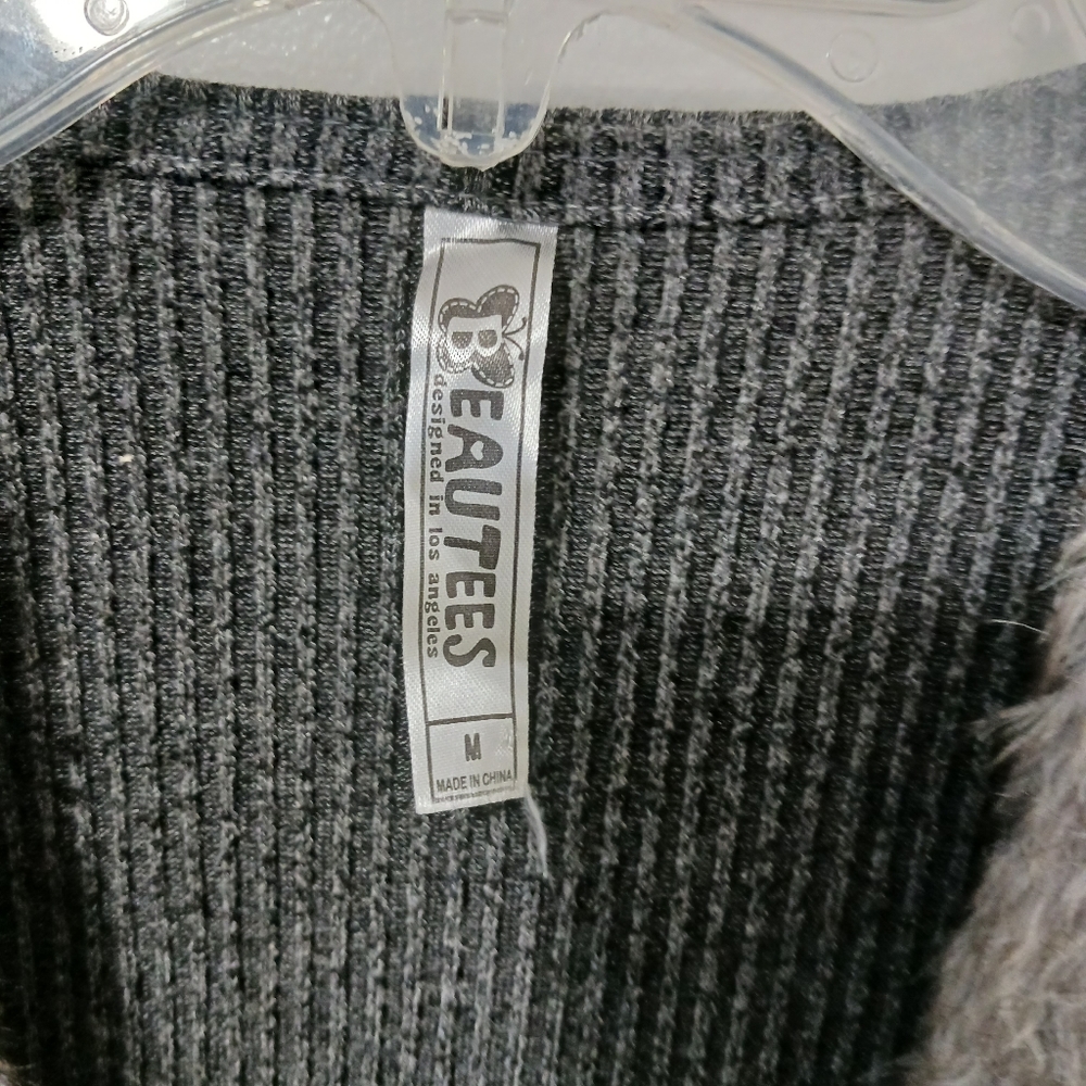 girls Beauties gray f a u x fur open front vest size medium color gray - Picture 3 of 4